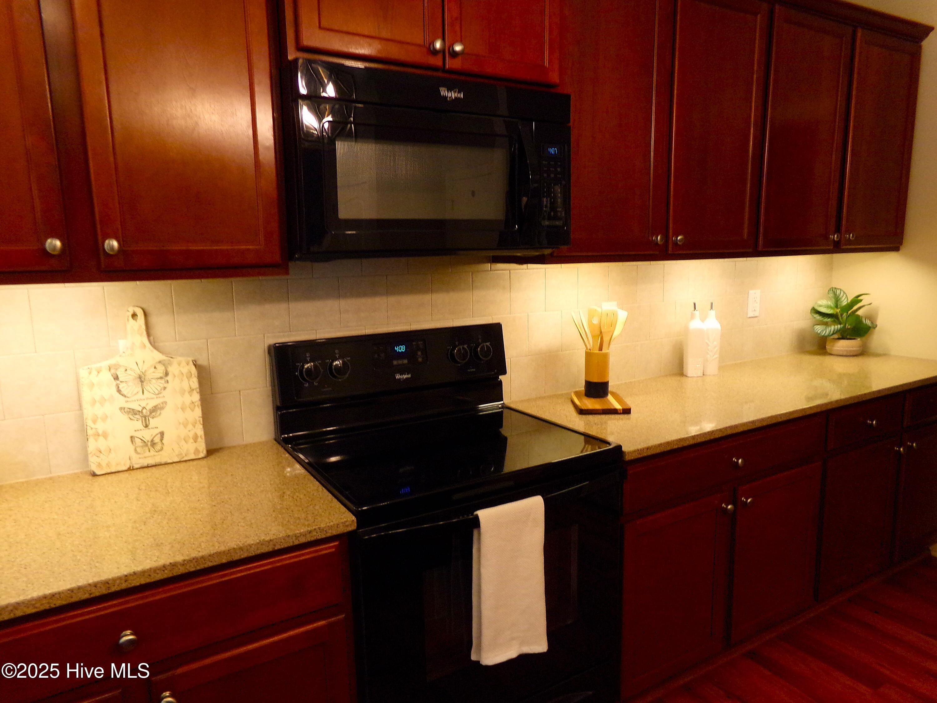 141 Pine Cove Road New Bern, NC 28562 - Photo 17 of 53 141 Pine Cove - Kitchen 3