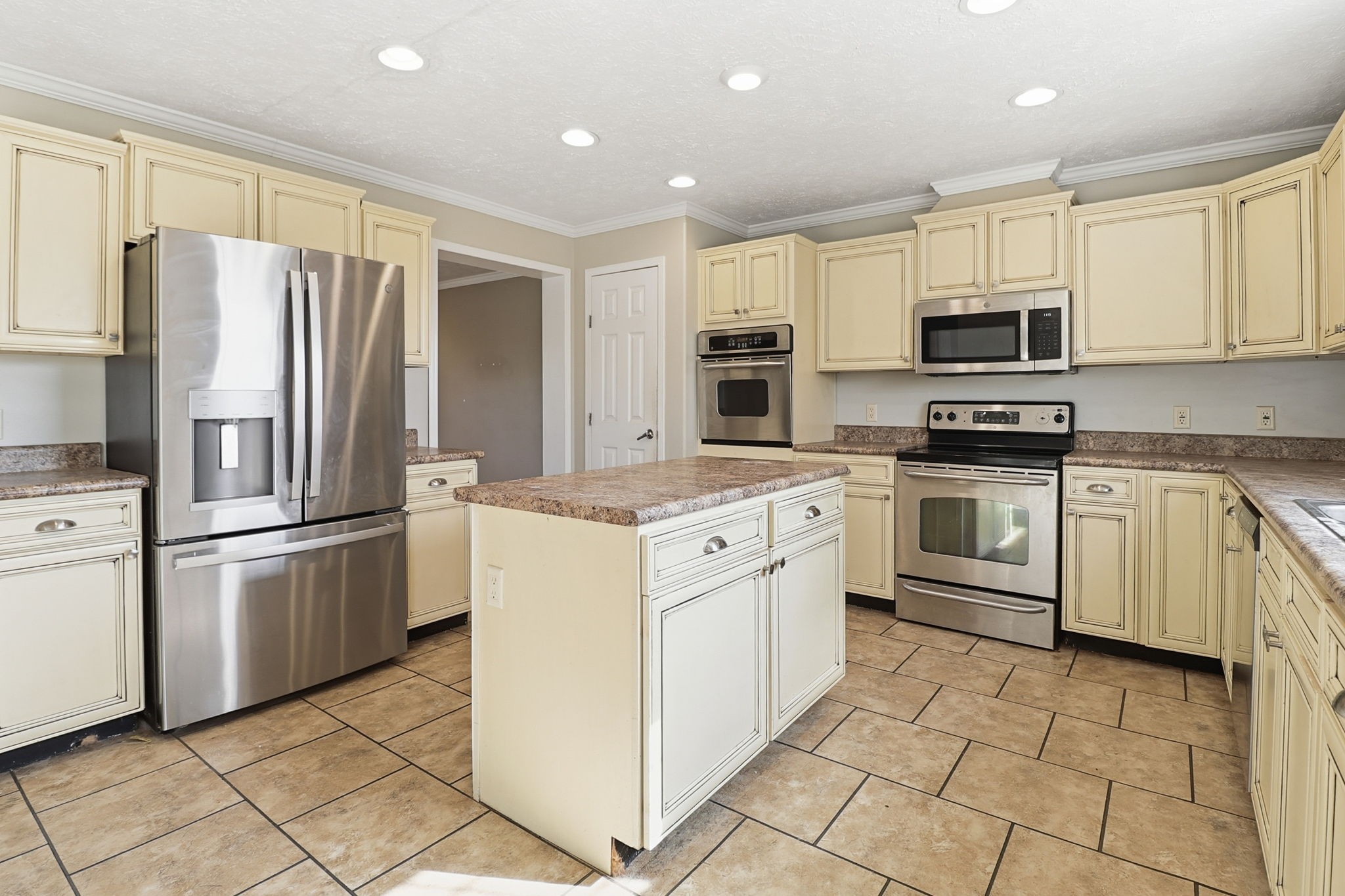 166 Carlton Road Chapel Hill, TN 37034 - Photo 12 of 27 a kitchen with appliances cabinets and furniture