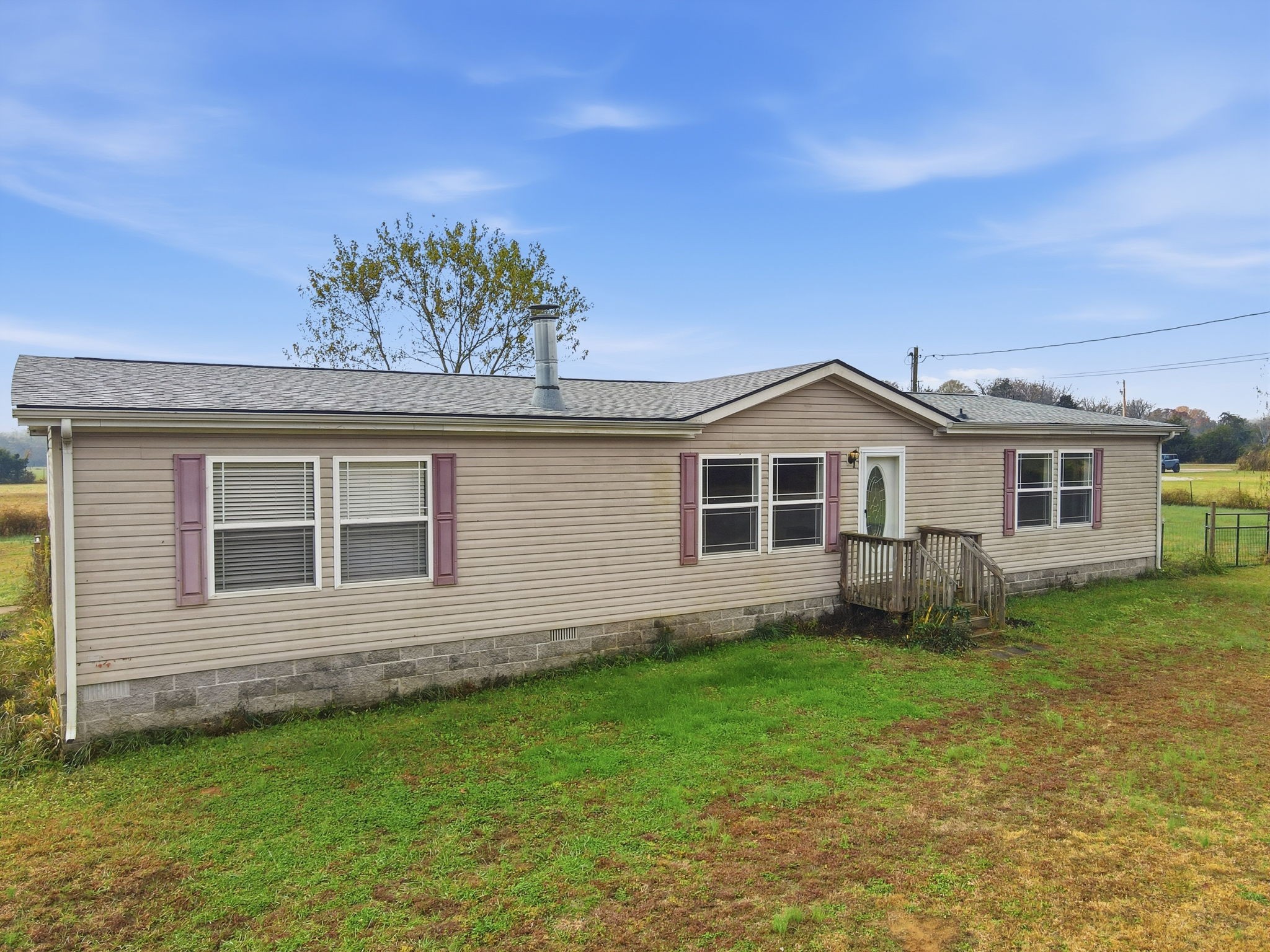 166 Carlton Road Chapel Hill, TN 37034 - Photo 27 of 27 a front view of a house with a garden