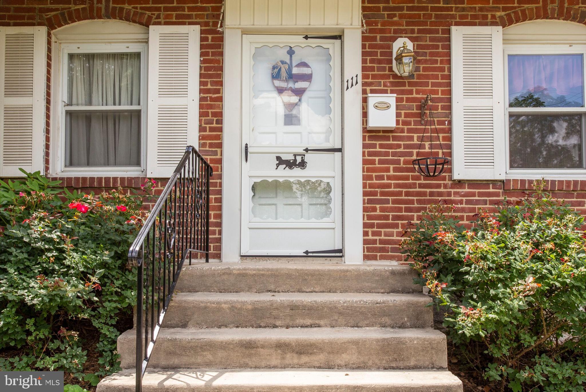 111 Haverford Road Folsom, PA 19033 - Photo 3 of 21 Entrance
