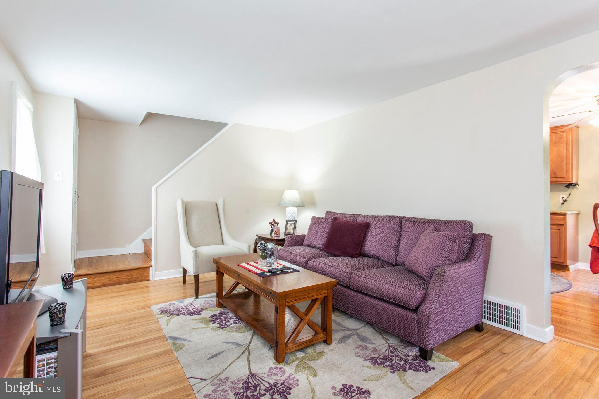 111 Haverford Road Folsom, PA 19033 - Photo 4 of 21 Living Room