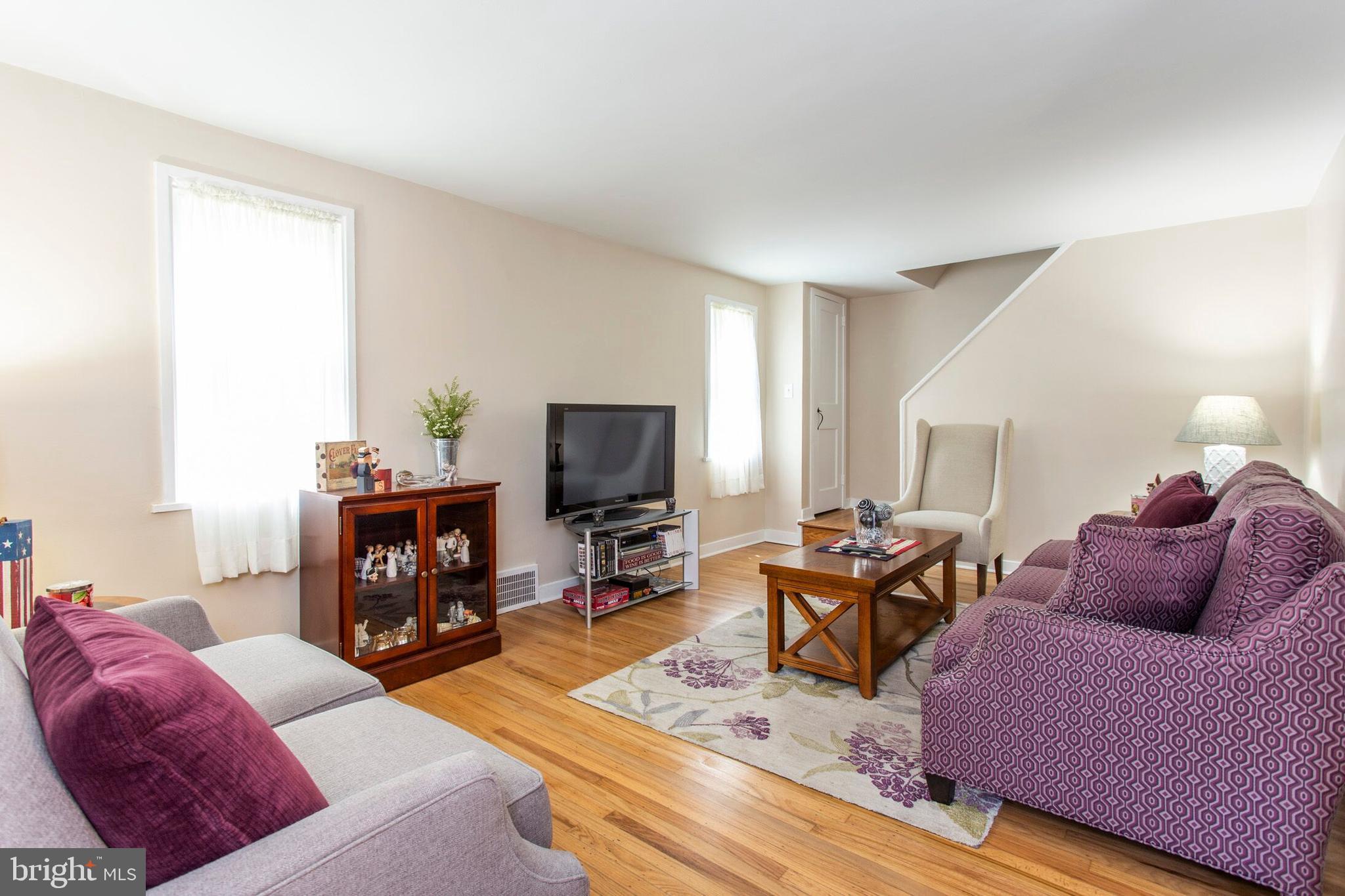 111 Haverford Road Folsom, PA 19033 - Photo 5 of 21 Living Room