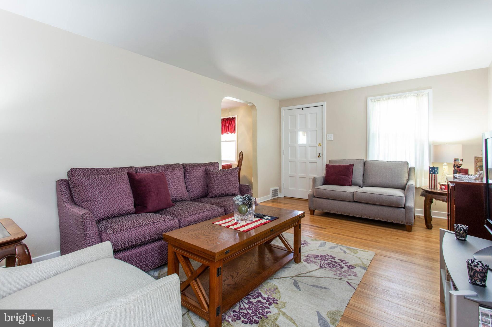 111 Haverford Road Folsom, PA 19033 - Photo 6 of 21 Loving Room