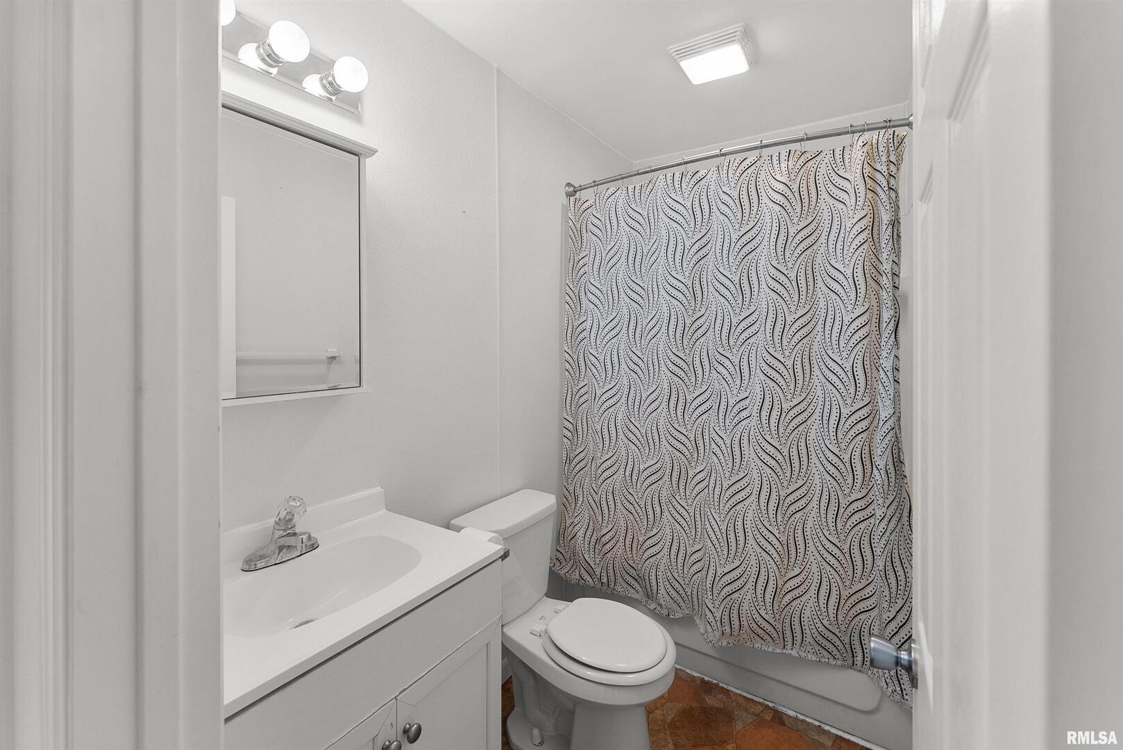 3221 66th Avenue Moline, IL 61265 - Photo 18 of 20