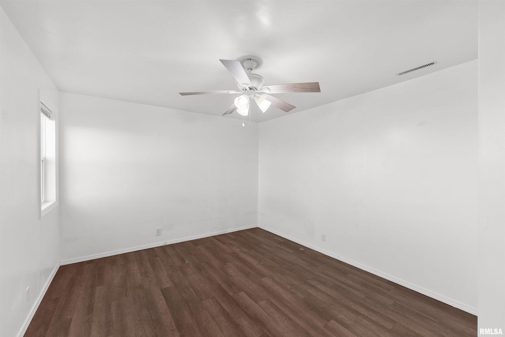 3221 66th Avenue Moline, IL 61265 - Photo 10 of 20