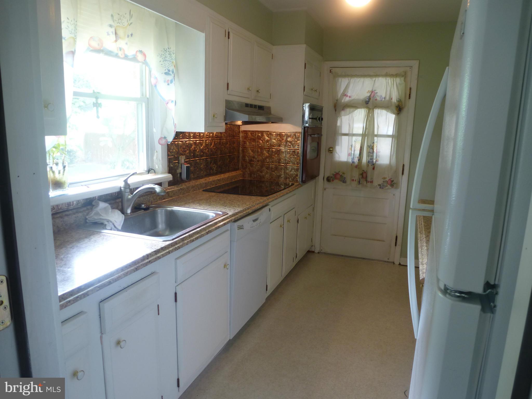 8497 Jenkins Road Pasadena, MD 21122 - Photo 8 of 30 Kitchen