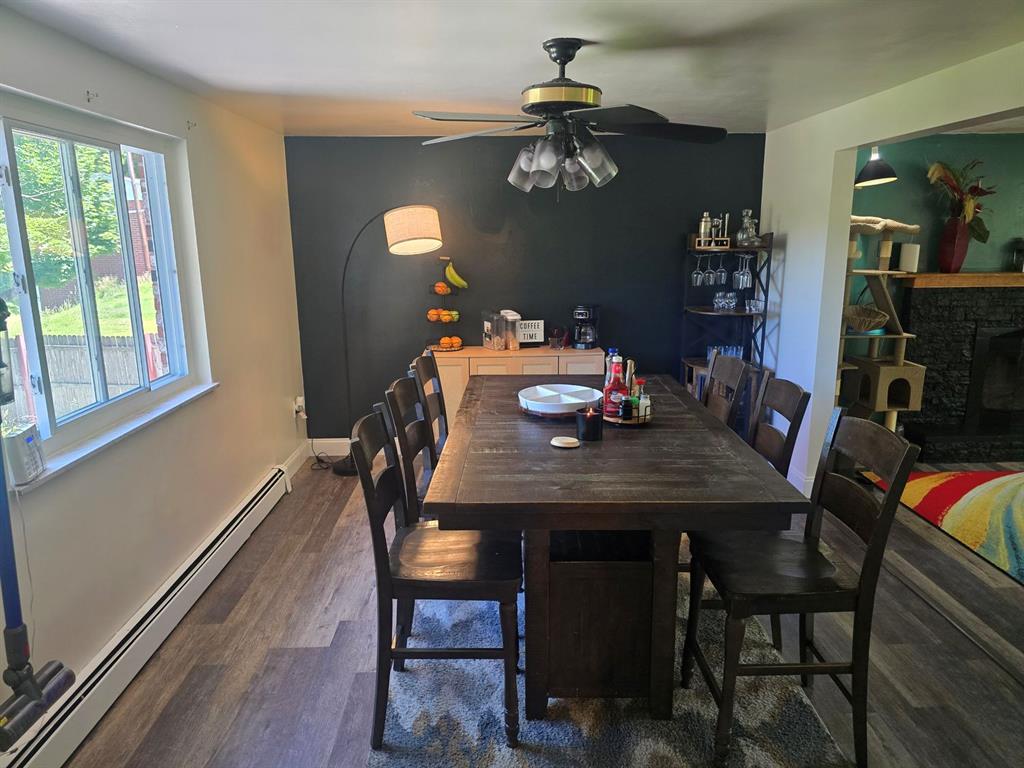 1767 Hassam Road Coraopolis, PA 15108 - Photo 8 of 23 Dining room