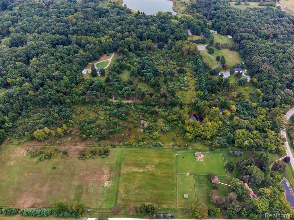3824 West Coon Lake Road Howell, MI 48843 - Photo 7 of 12