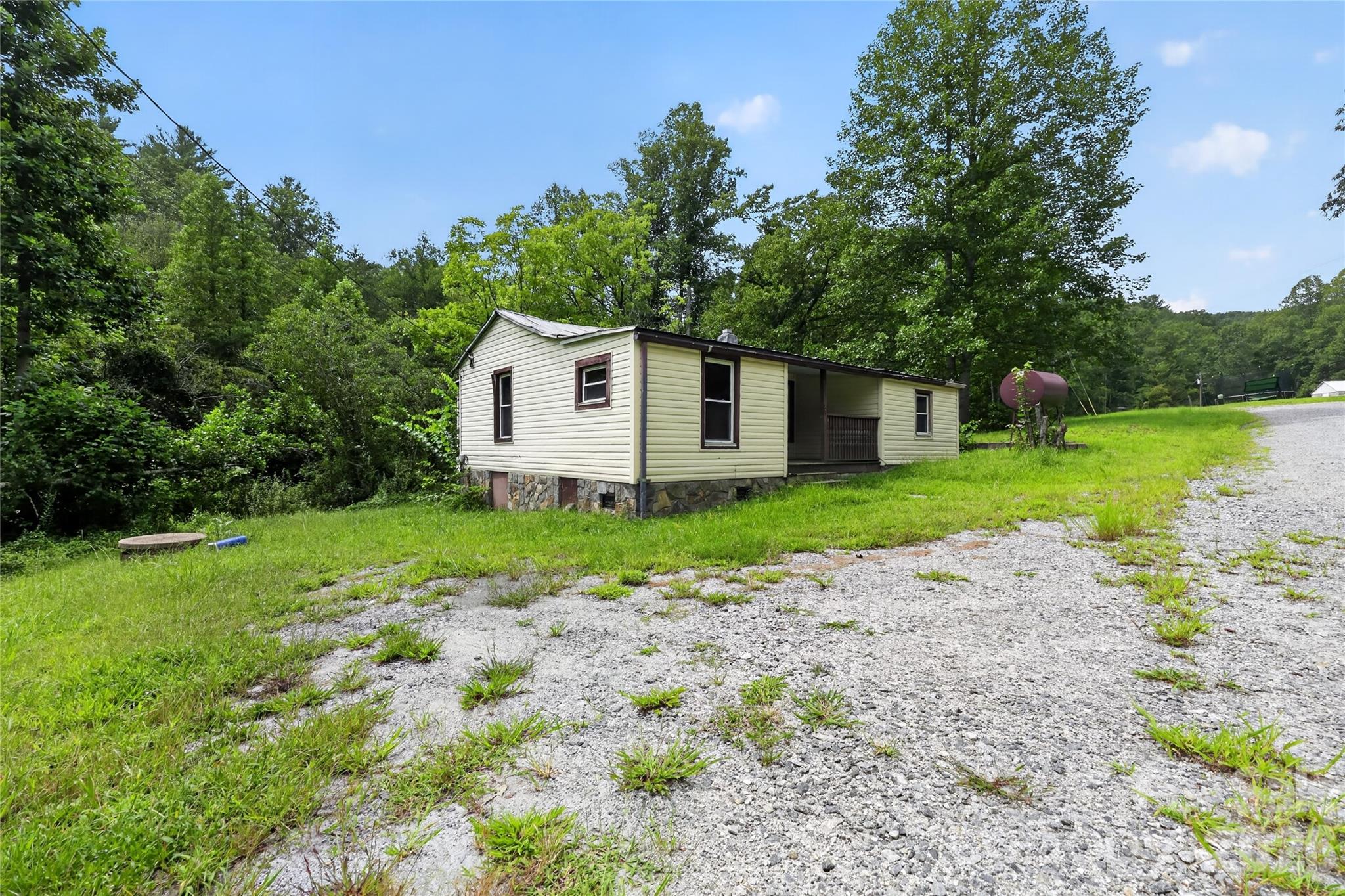 2797 H T Road Lenoir, NC 28645 - Photo 4 of 26 Gallery Image 4