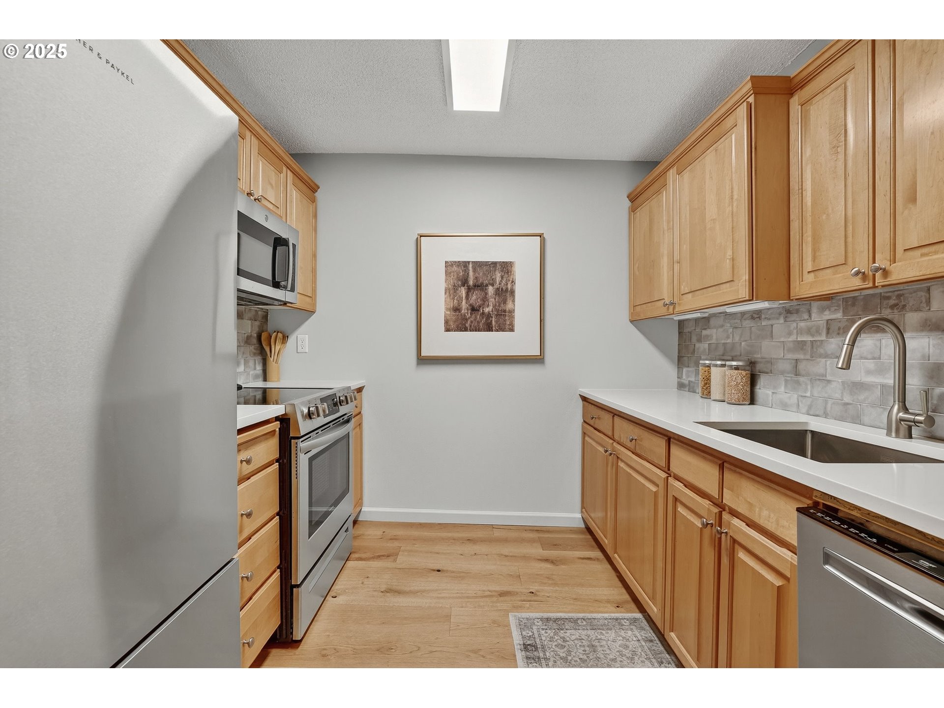 2393 Southwest Park Place, Unit 210 Portland, OR 97205 - Photo 15 of 44