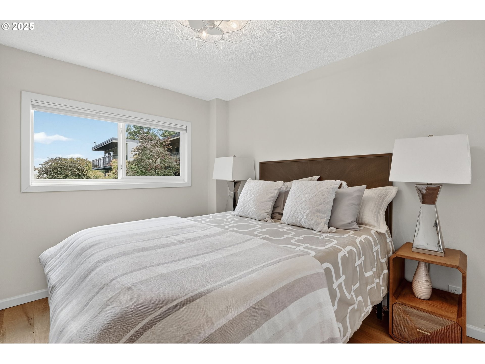 2393 Southwest Park Place, Unit 210 Portland, OR 97205 - Photo 26 of 44