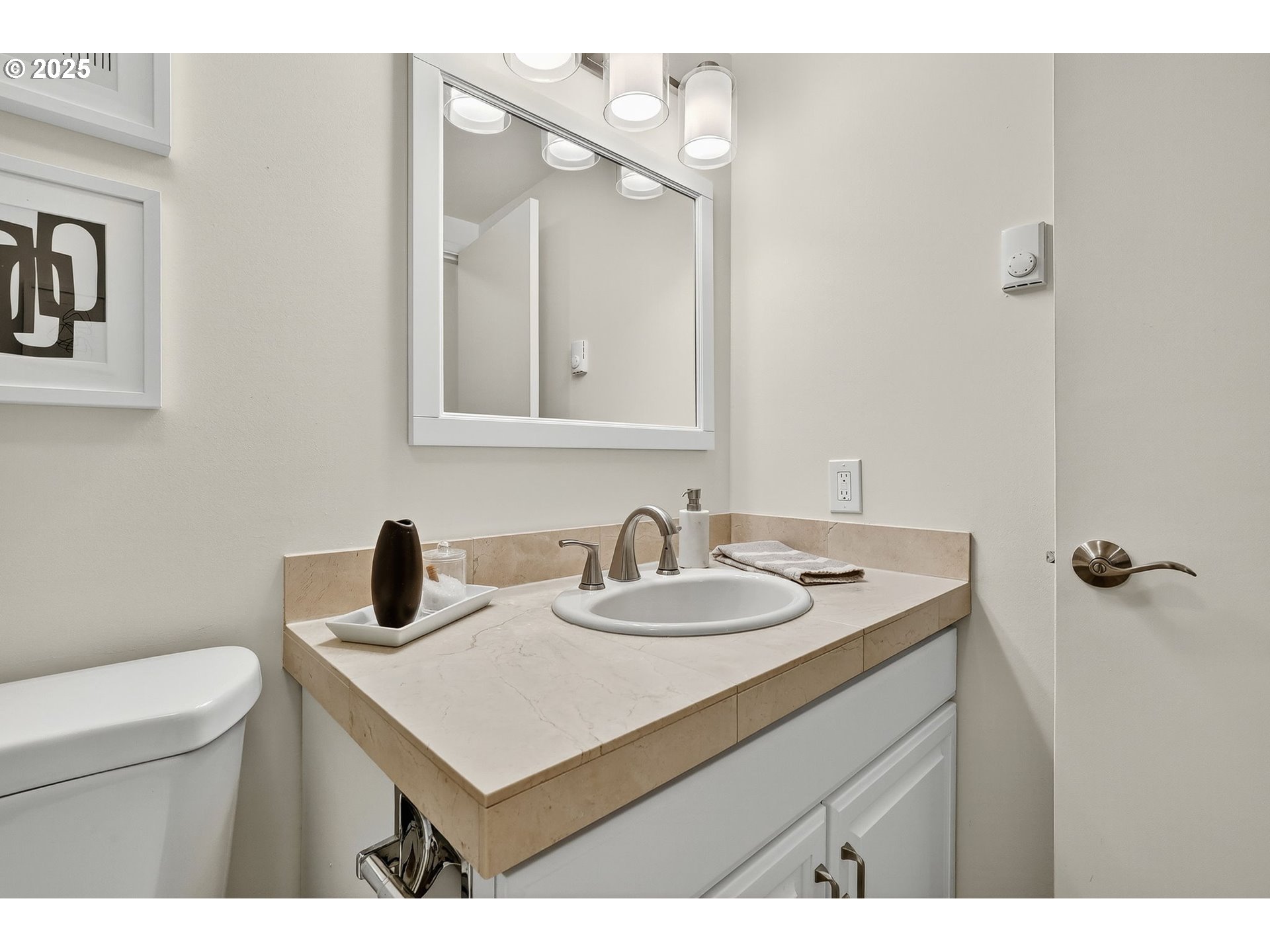 2393 Southwest Park Place, Unit 210 Portland, OR 97205 - Photo 31 of 44