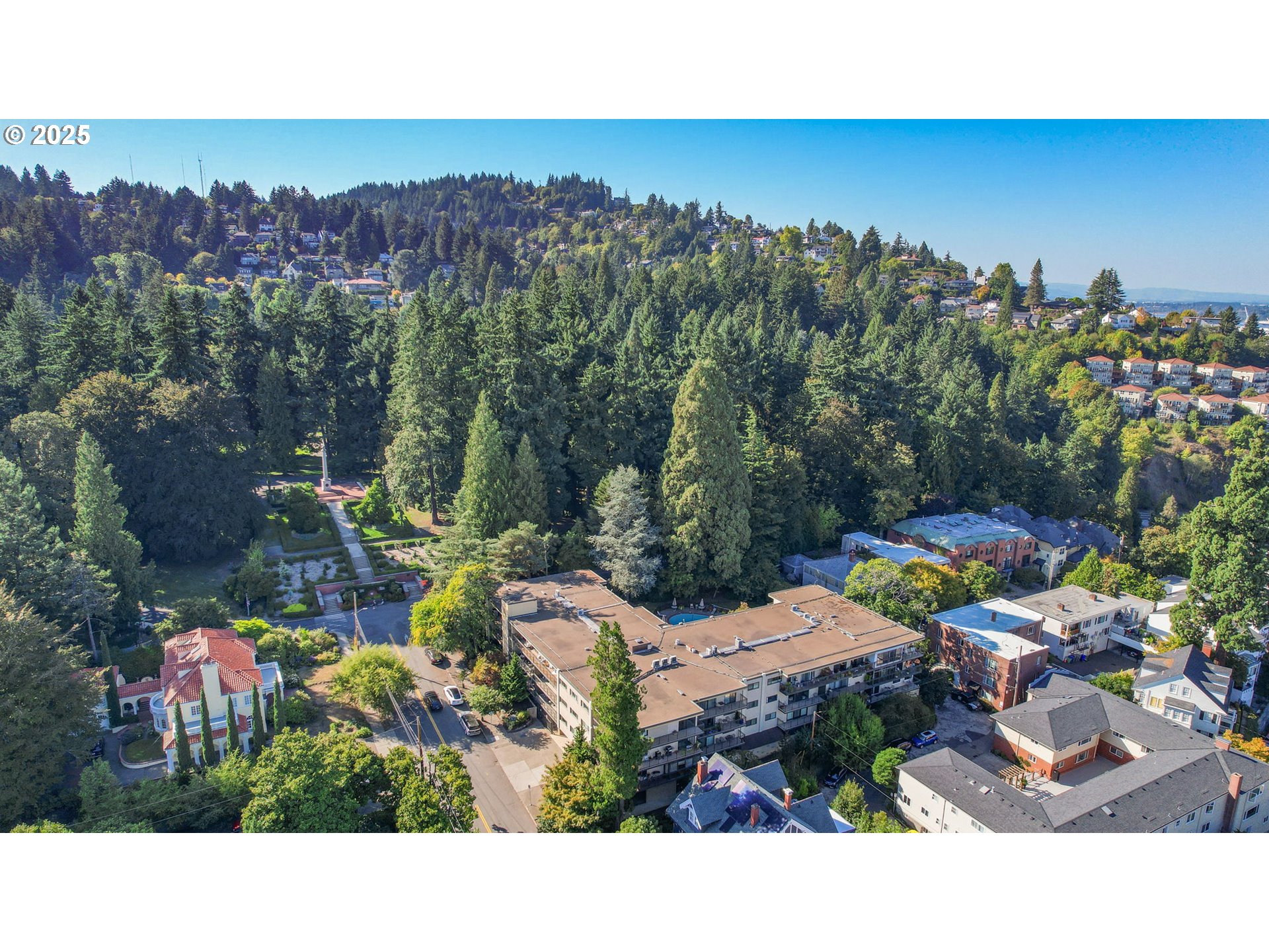 2393 Southwest Park Place, Unit 210 Portland, OR 97205 - Photo 38 of 44