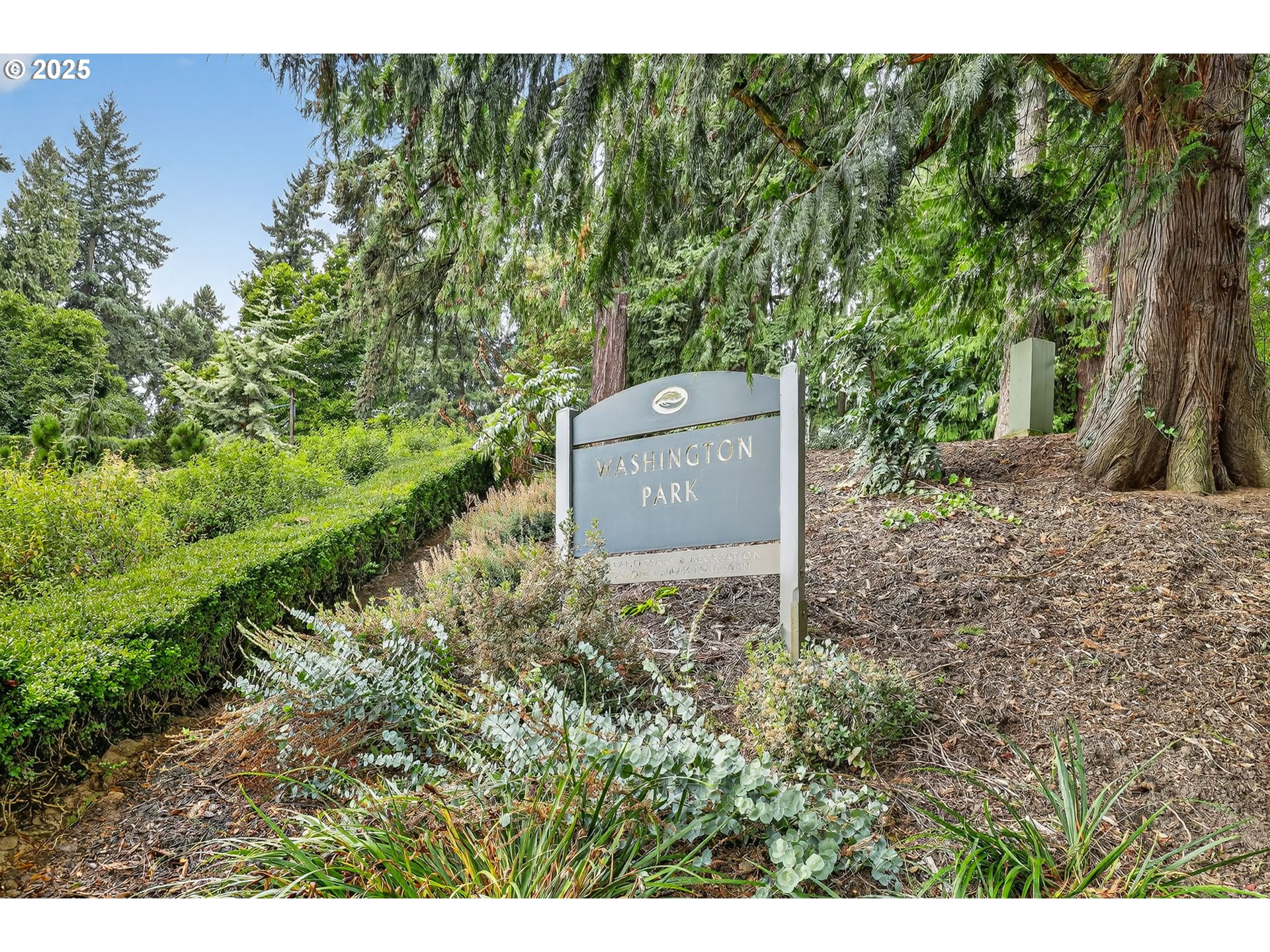 2393 Southwest Park Place, Unit 210 Portland, OR 97205 - Photo 39 of 44