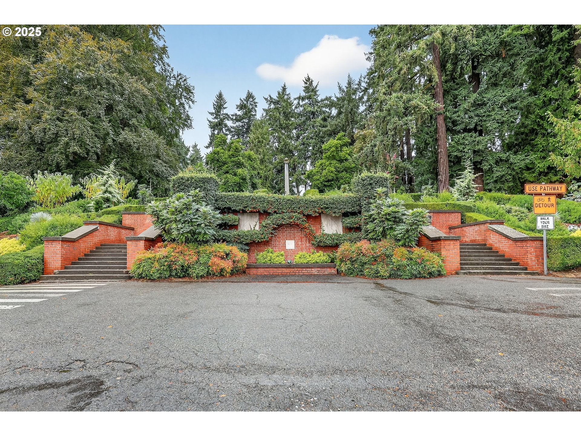 2393 Southwest Park Place, Unit 210 Portland, OR 97205 - Photo 40 of 44