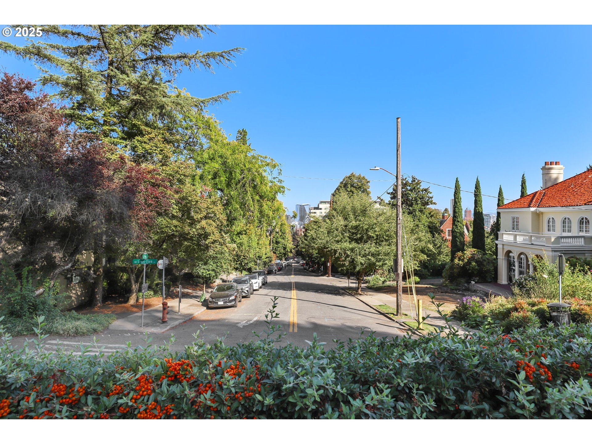 2393 Southwest Park Place, Unit 210 Portland, OR 97205 - Photo 42 of 44