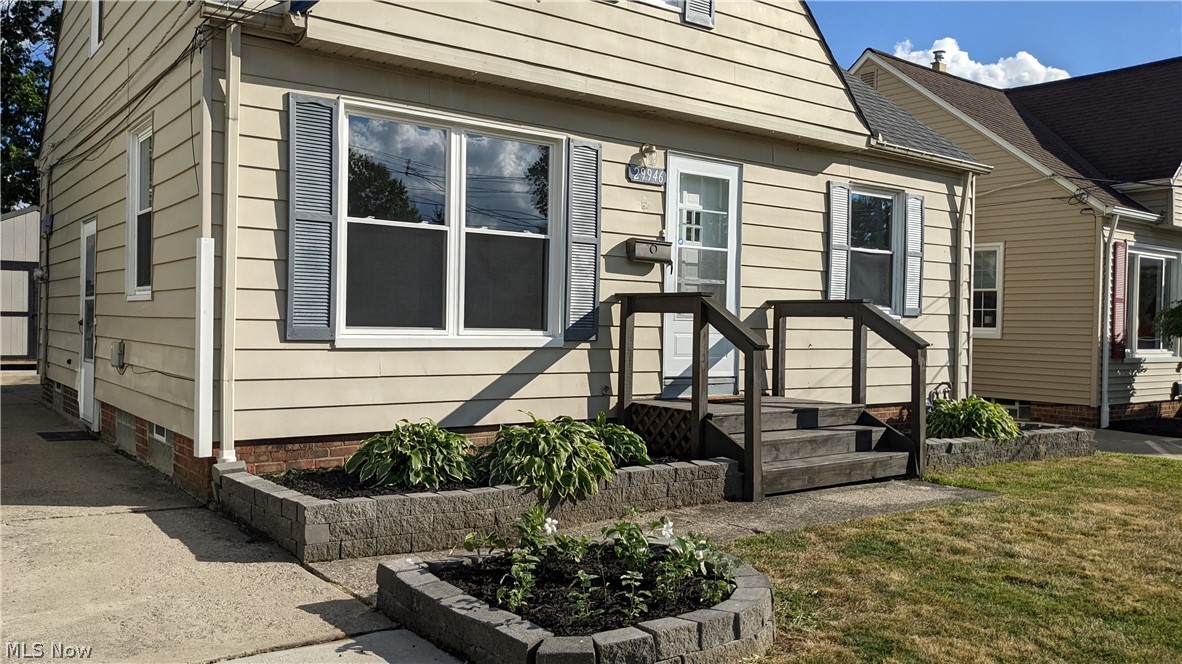 29946 Elgin Road Wickliffe, OH 44092 - Photo 3 of 34 Gallery Image 3