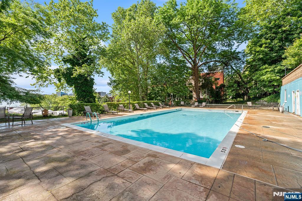 1375 River Road, Unit 1E Edgewater, NJ 07020 - Photo 22 of 24