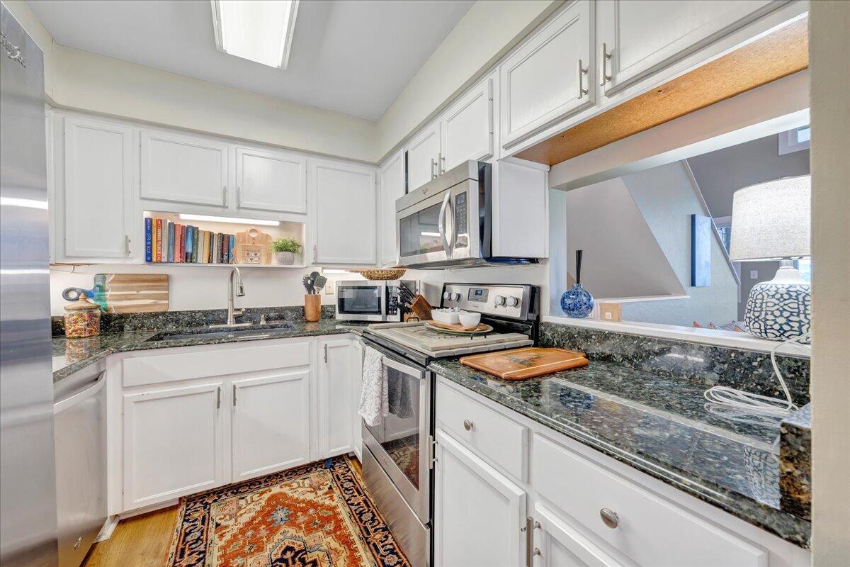 897 Ashmeade Road Moneta, VA 24121 - Photo 48 of 156 Kitchen