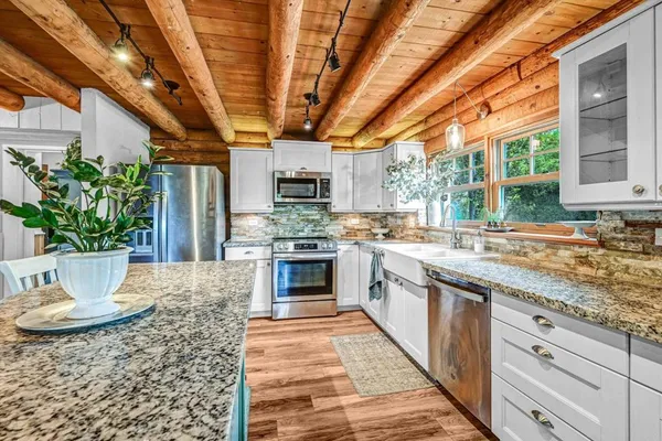 $1,095,000 | 3127 Alta Vista Drive, Fallbrook, CA 92028