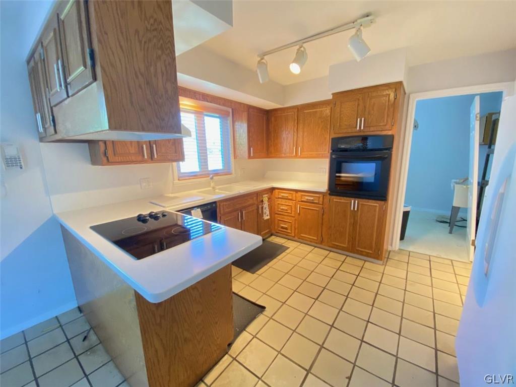 942 Springhouse Road Allentown, PA 18104 - Photo 15 of 43 Gallery Image 15