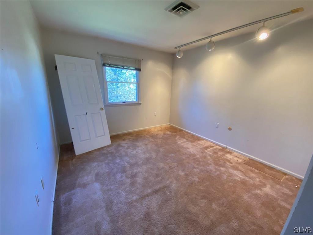942 Springhouse Road Allentown, PA 18104 - Photo 38 of 43 Gallery Image 38