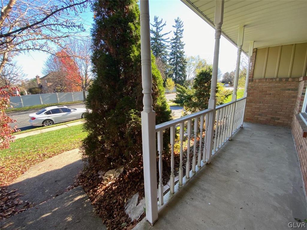 942 Springhouse Road Allentown, PA 18104 - Photo 9 of 43 Gallery Image 9