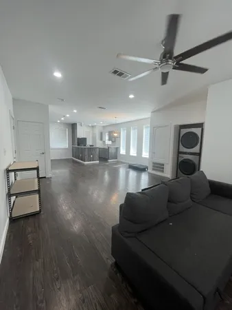 $1,950 | 160 Pope Bend South, Unit C, Cedar Creek, TX 78612