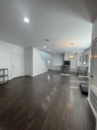 $1,950 | 160 Pope Bend South, Unit C, Cedar Creek, TX 78612