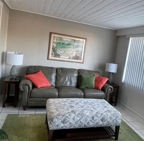 $1,950 | 828 South Tuttle Avenue, Unit A, Sarasota, FL 34237