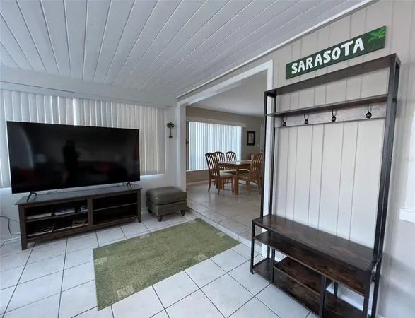 $1,950 | 828 South Tuttle Avenue, Unit A, Sarasota, FL 34237