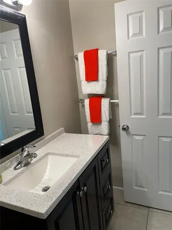 $1,950 | 828 South Tuttle Avenue, Unit A, Sarasota, FL 34237