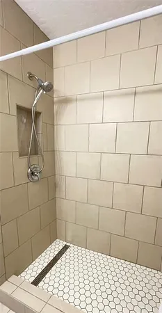 $1,950 | 828 South Tuttle Avenue, Unit A, Sarasota, FL 34237