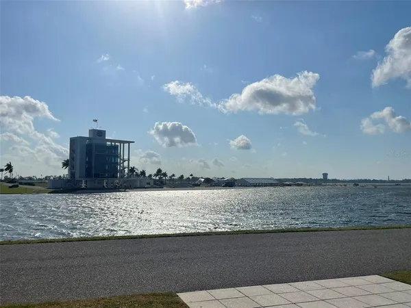 $1,950 | 828 South Tuttle Avenue, Unit A, Sarasota, FL 34237