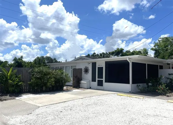 $1,950 | 828 South Tuttle Avenue, Unit A, Sarasota, FL 34237