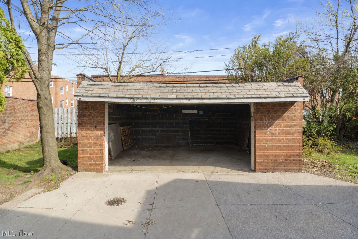 19829 Winslow Road Shaker Heights, OH 44122 - Photo 4 of 24 Garage