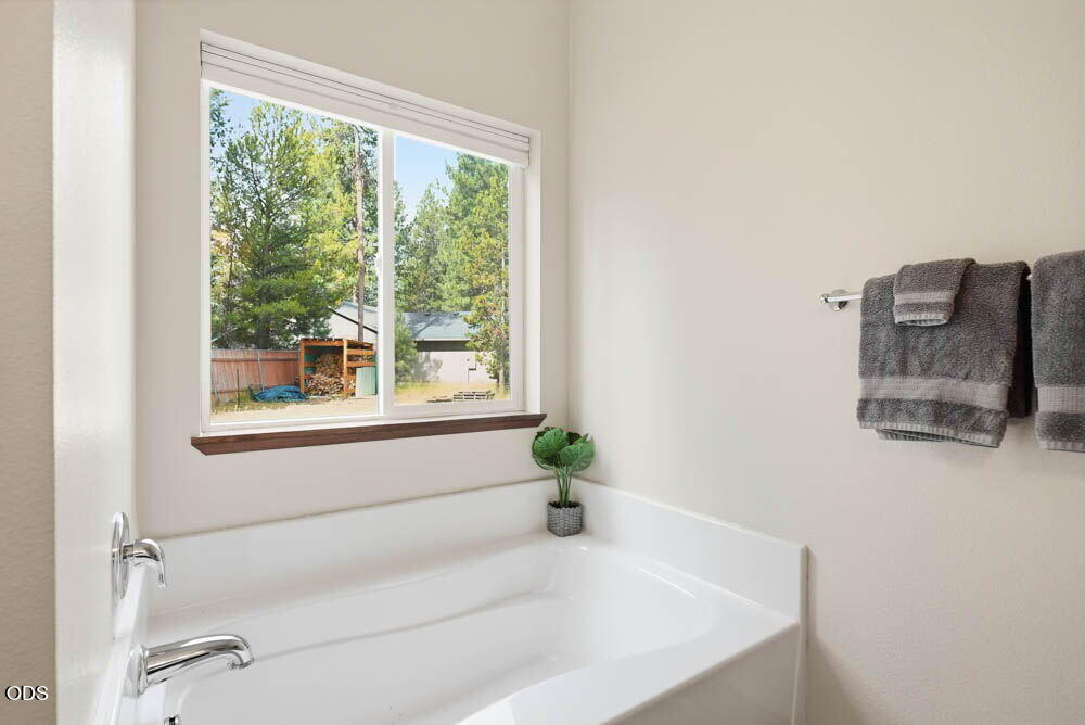 56058 Snow Goose Road Bend, OR 97707 - Photo 20 of 47
