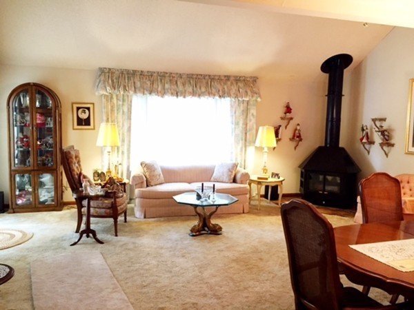 156 Village Post Road, Unit 156 Danvers, MA 01923 - Photo 3 of 16 Gallery Image 3
