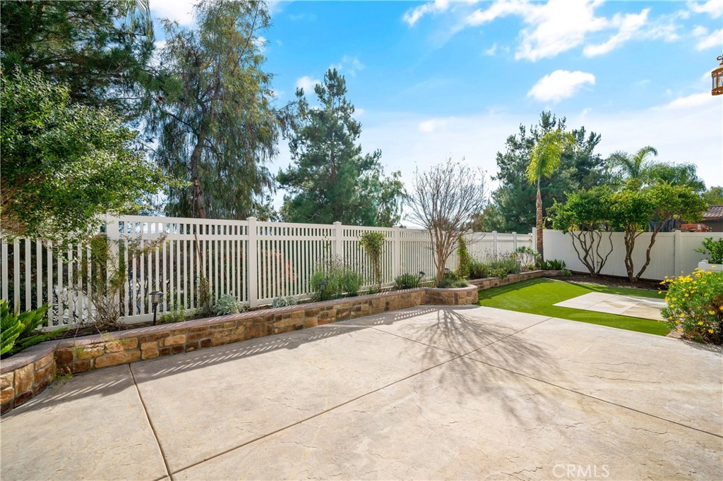28817 Edenton Way Temecula, CA 92591 - Photo 46 of 56 a view of a backyard with fence