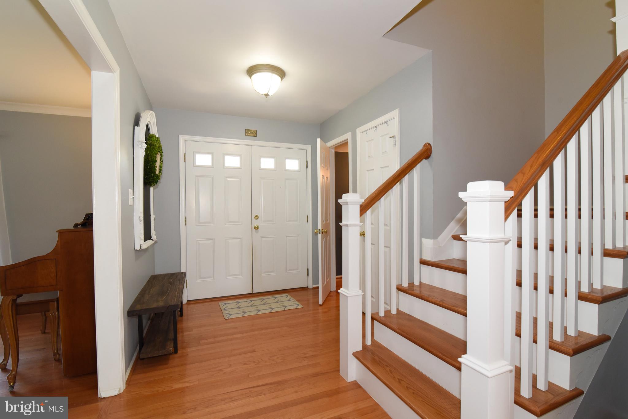 1512 Coat Ridge Road Herndon, VA 20170 - Photo 22 of 40 Roomy Foyer.