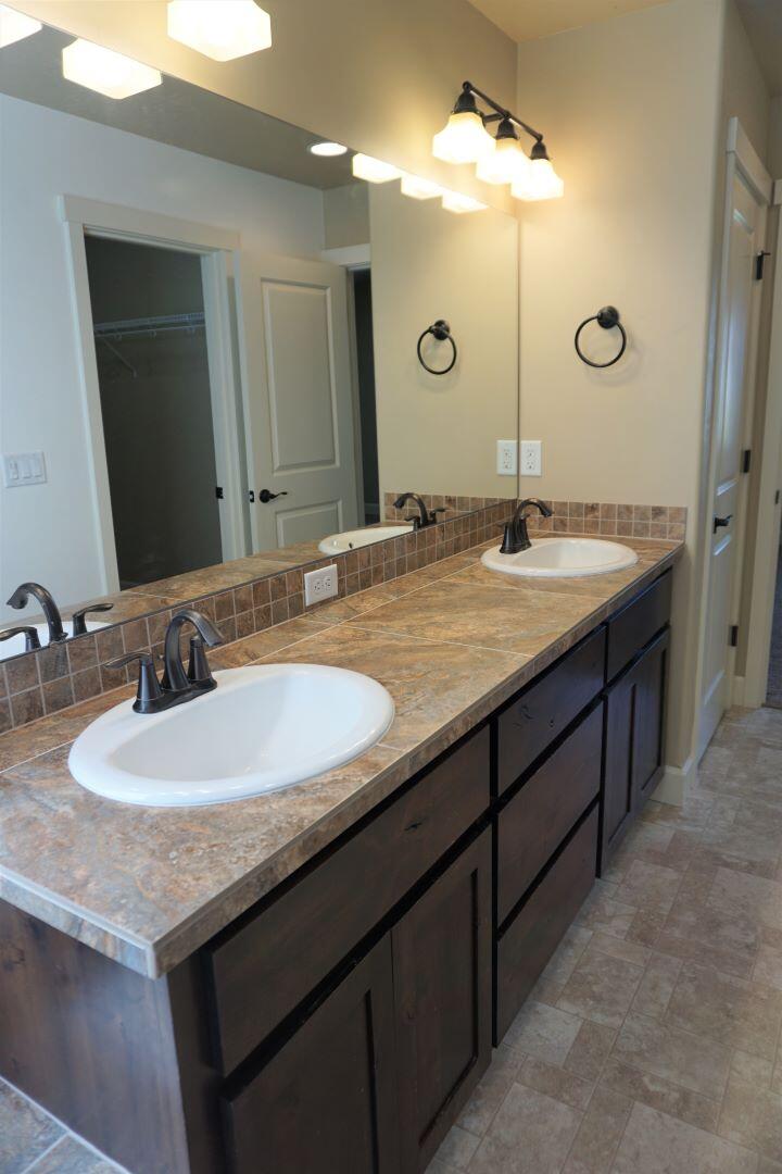 62535 Eagle Road Bend, OR 97701 - Photo 22 of 55 DSC01292