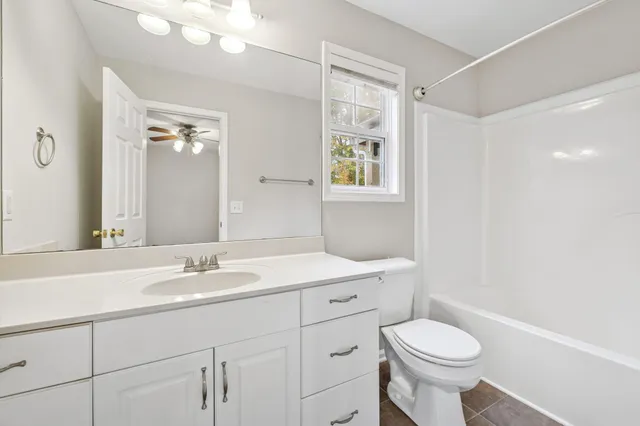 $458,400 | 1040 Heatherwood Road, Pleasant View, TN 37146