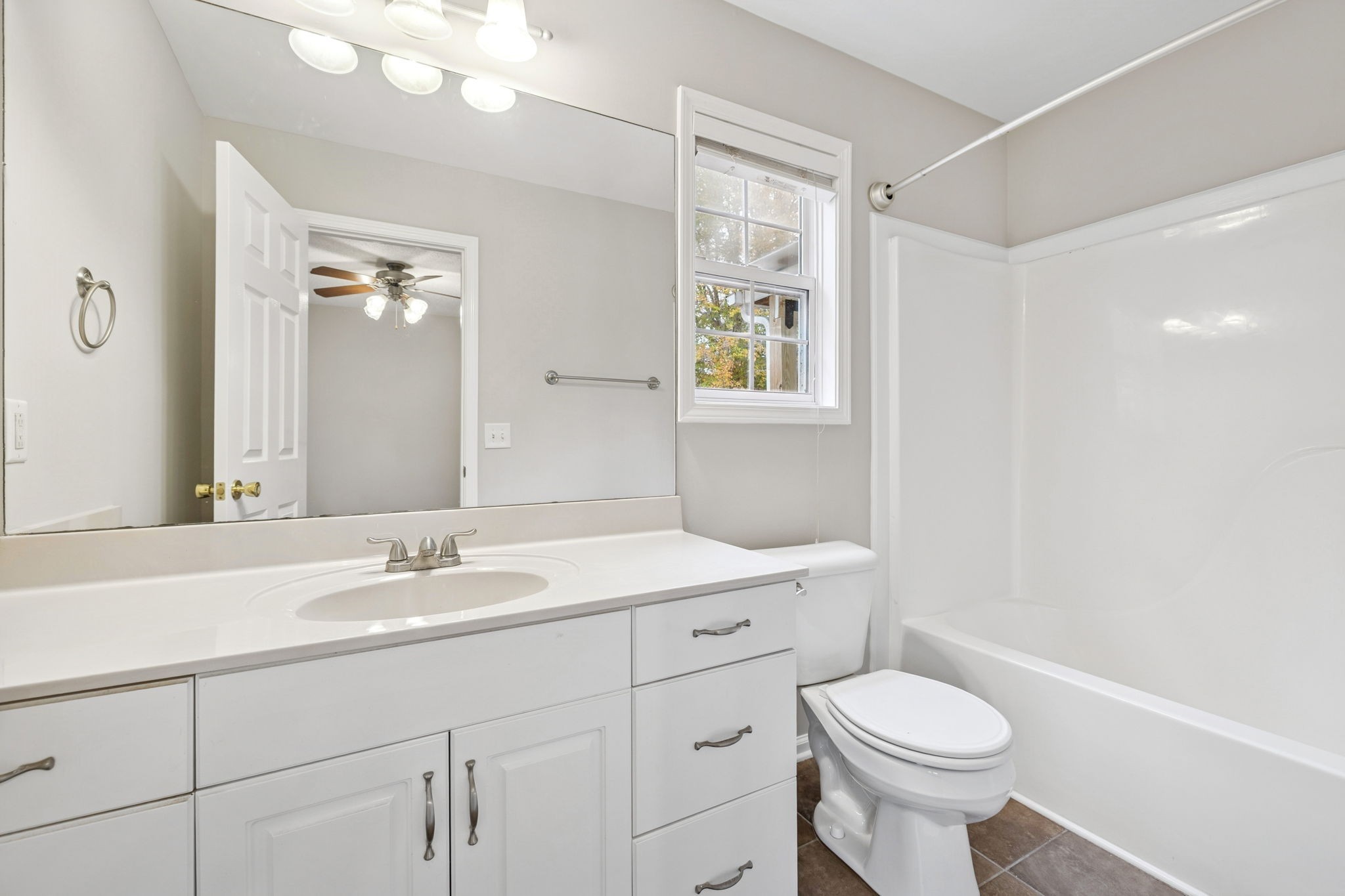 1040 Heatherwood Road Pleasant View, TN 37146 - Photo 17 of 41