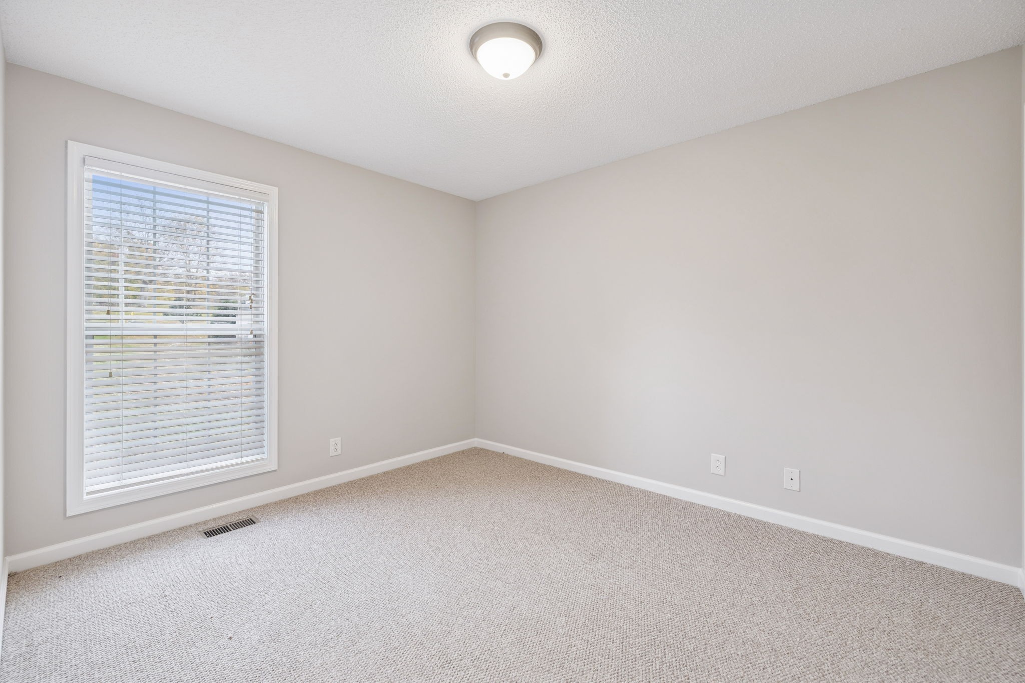 1040 Heatherwood Road Pleasant View, TN 37146 - Photo 20 of 41