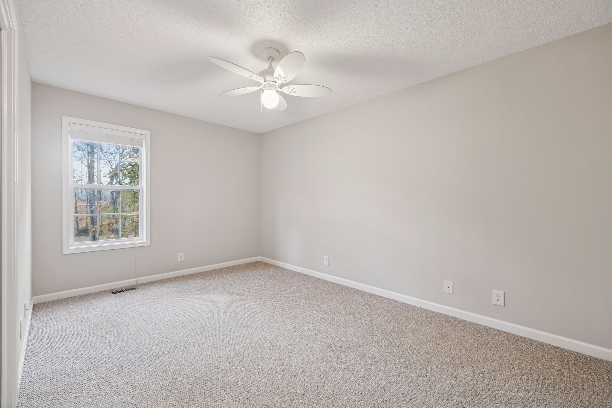 1040 Heatherwood Road Pleasant View, TN 37146 - Photo 22 of 41