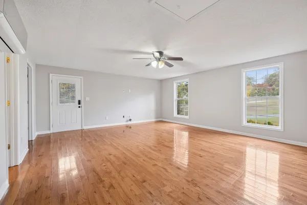 $455,900 | 1040 Heatherwood Road, Pleasant View, TN 37146