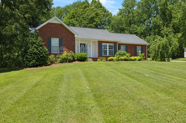 $458,400 | 1040 Heatherwood Road, Pleasant View, TN 37146