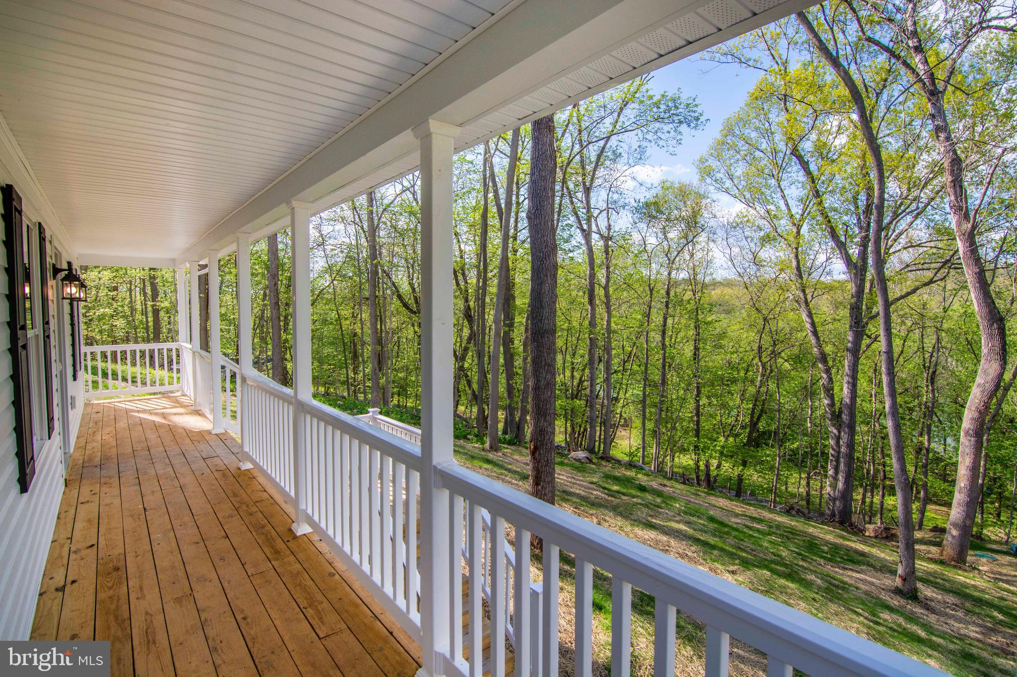 181 Sifer Road Front Royal, VA 22630 - Photo 14 of 46 No maintenance vinyl railings