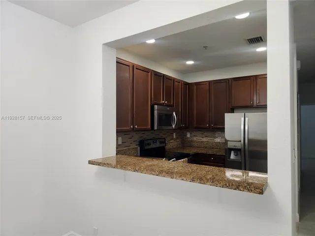 $2,550 | 14677 Southwest 9th Street, Unit 1802, Pembroke Pines, FL 33027