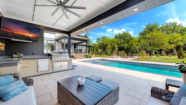 $2,995,000 | 25 Rolling Hills Drive, Barrington, IL 60010